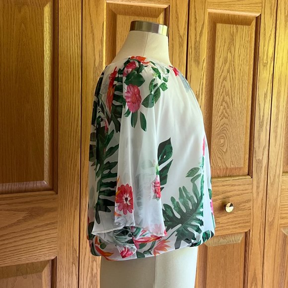 VINCE CAMUTO - Tropical Print Batwing Blouse - Excellent Condition - Picture 4 of 9
